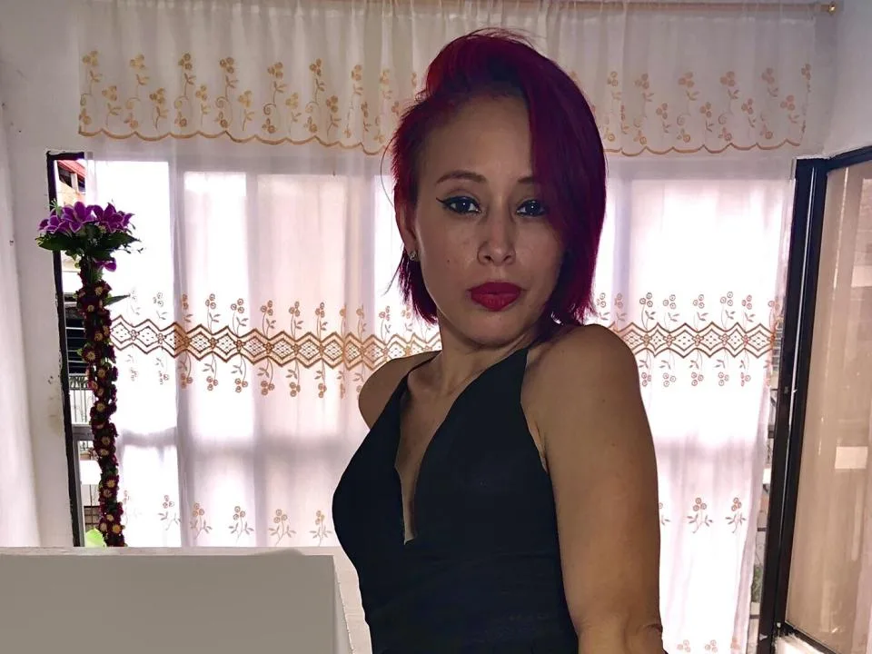 Camgirl VeronicaSexyLady en live webcam amateur sur Mustvideos