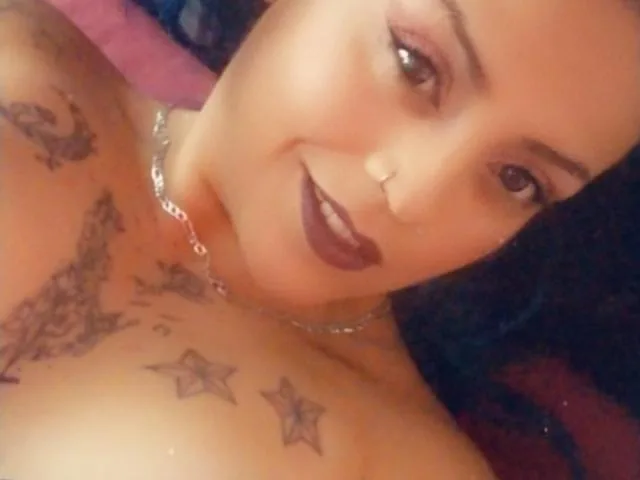 Camgirl LuluuSex en live webcam amateur sur Mustvideos