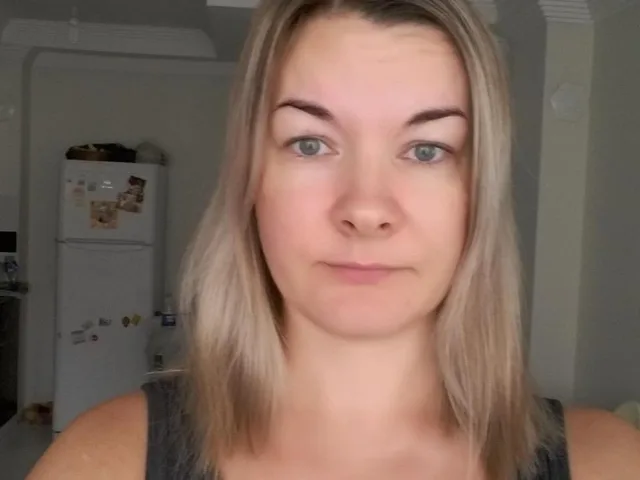 Camgirl WingsNancey en live webcam amateur