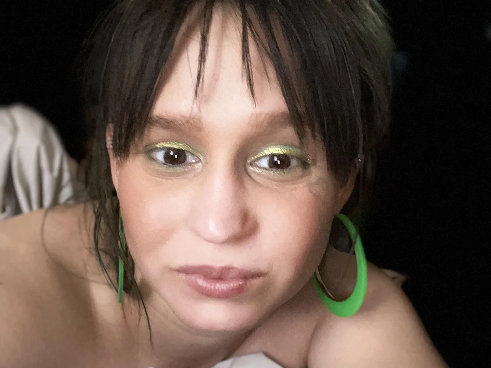 Camgirl ErikaGoodies en live webcam amateur sur Mustvideos