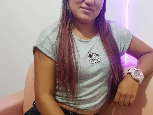 Camgirl LorenaXX en live webcam amateur sur Mustvideos