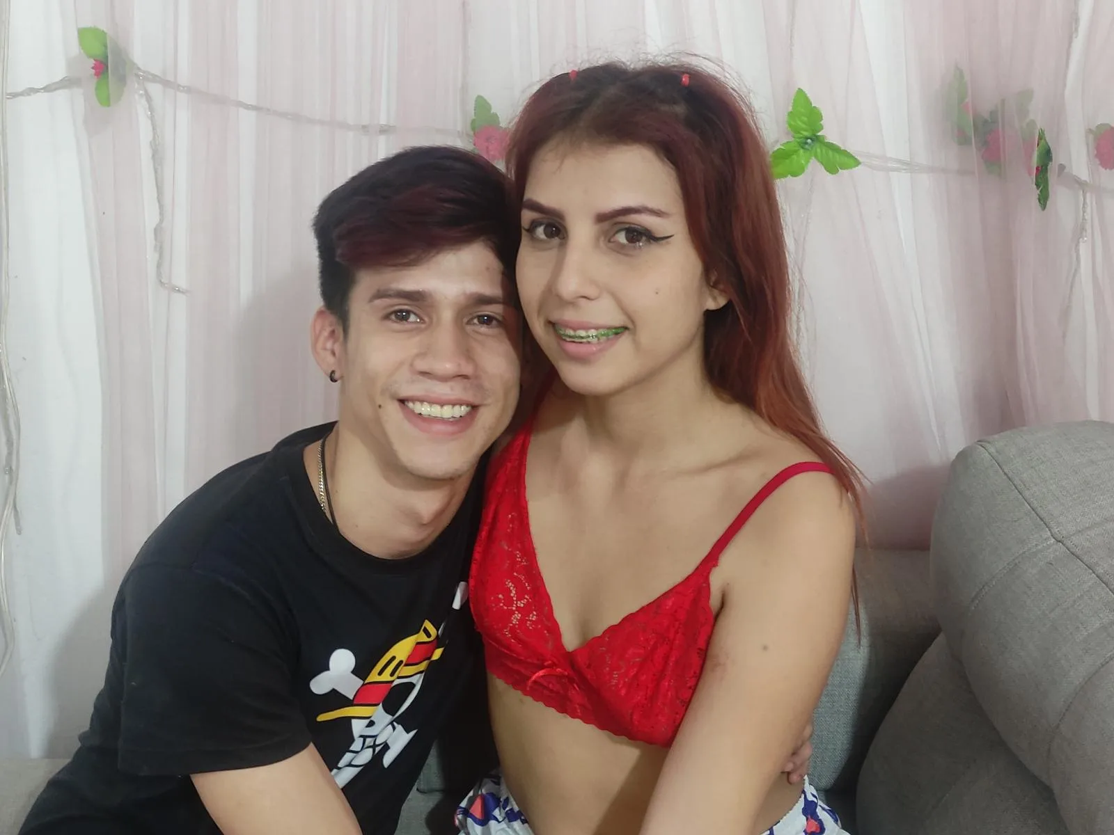 Camgirl EvaAndAlex en live webcam amateur sur Mustvideos
