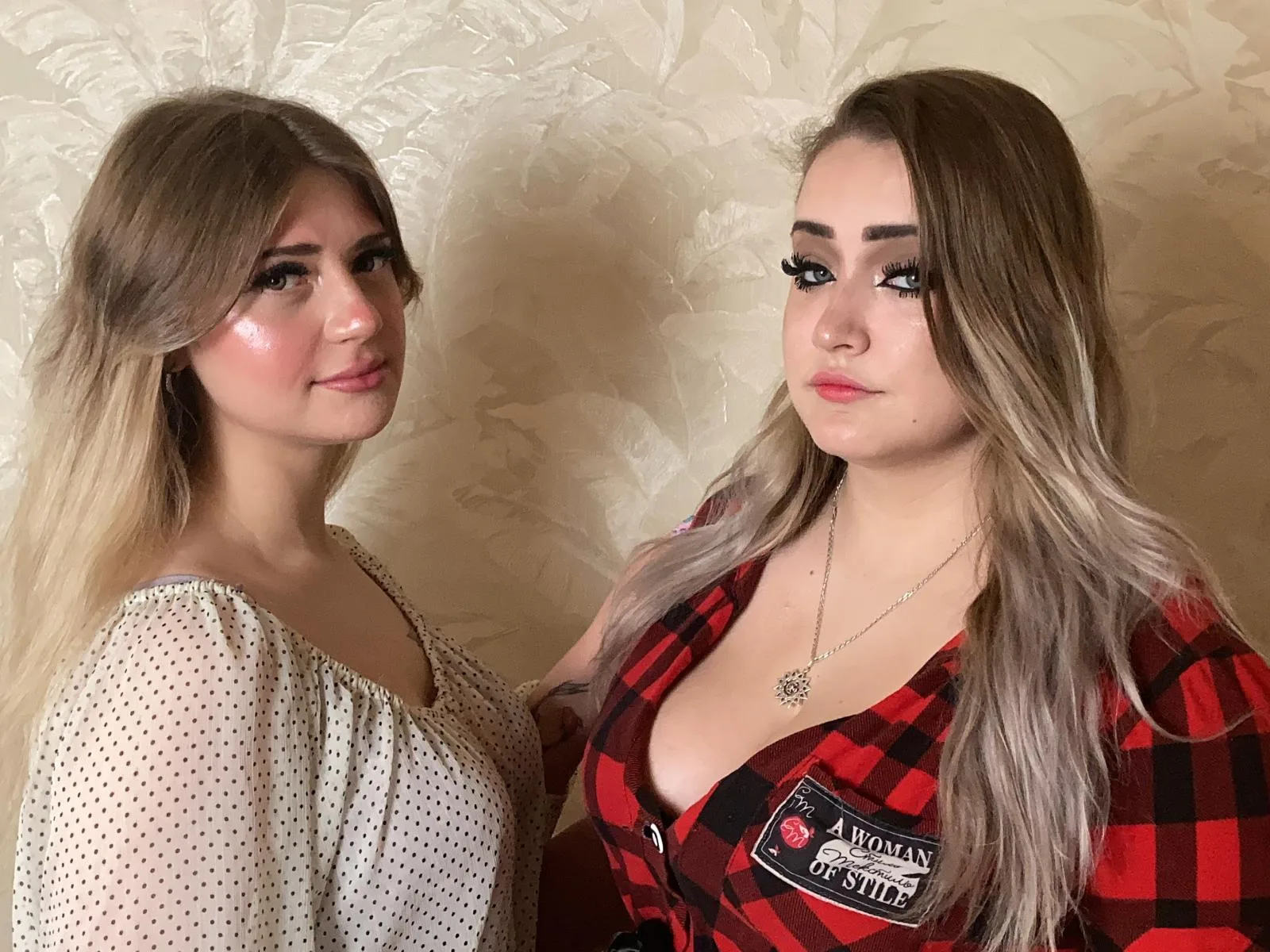 Camgirl FoxyandRachell en live webcam amateur sur Mustvideos