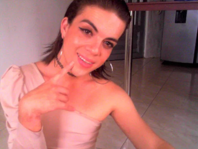 Camgirl SaraMorales69 en live webcam amateur