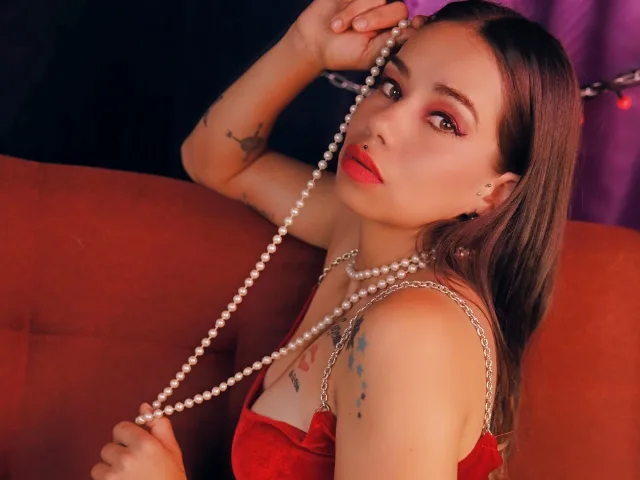 Camgirl CanelaSkin en live webcam amateur
