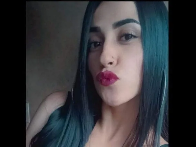 Camgirl CrisstineAlice en live webcam amateur