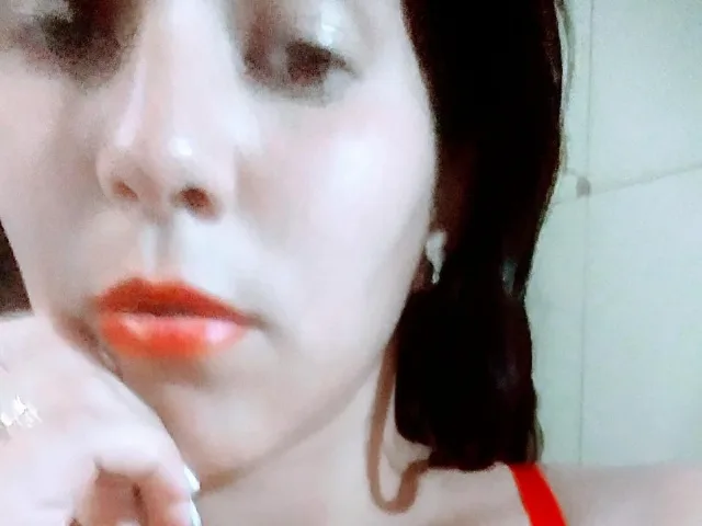 Camgirl SexyHenriette en live webcam amateur
