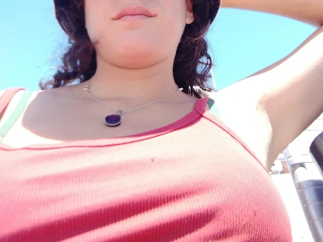 Camgirl Semda en live webcam amateur