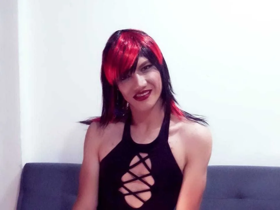 Camgirl LunaGransTs en live webcam amateur