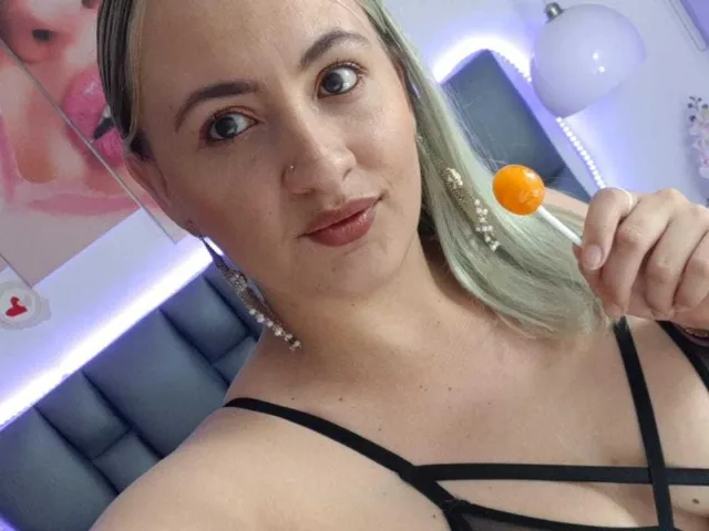 Camgirl Ximena69X en live webcam amateur