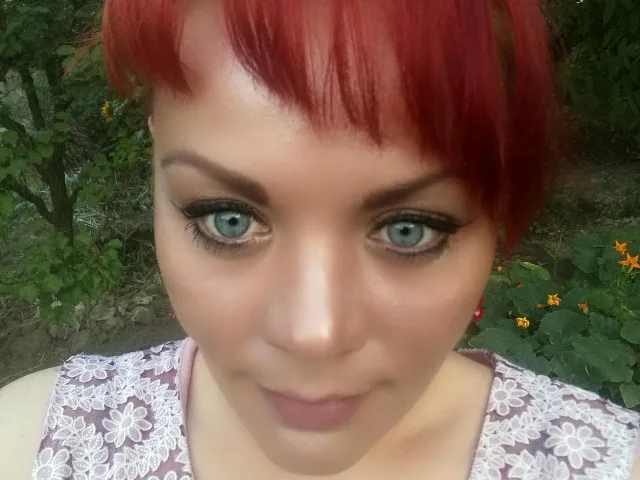 Camgirl ShellieEdye en live webcam amateur