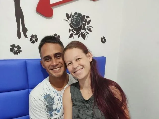 Camgirl BridgetteAndMatew en live webcam amateur