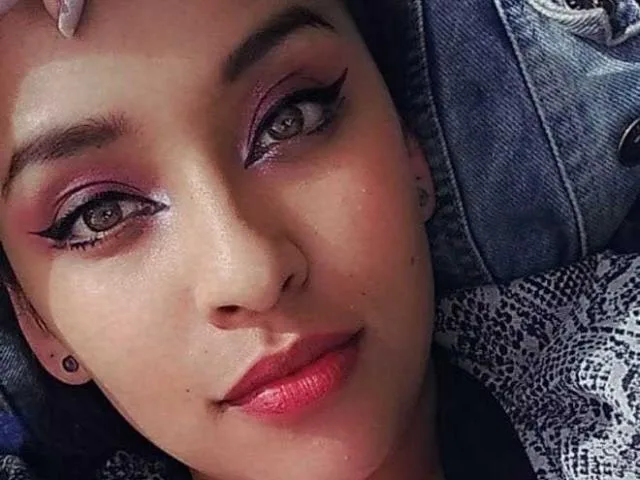 Camgirl GabyBlue en live webcam amateur