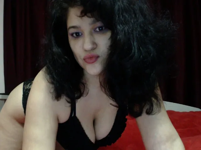 Camgirl AriesQueenForU en live webcam amateur