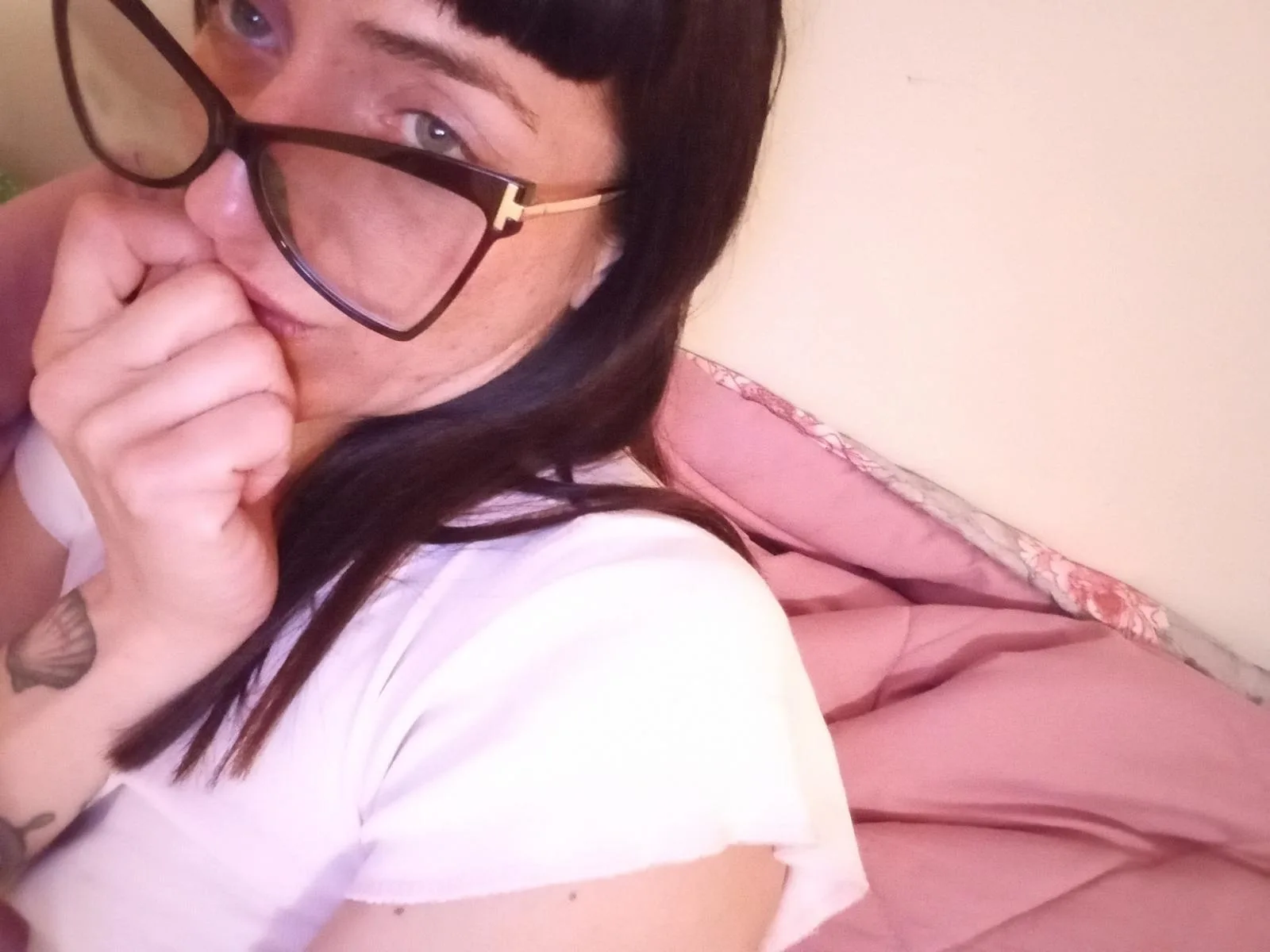 Camgirl Desy69 en live webcam amateur