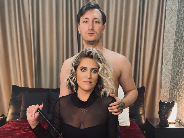 Camgirl DeryckAndViola en live webcam amateur