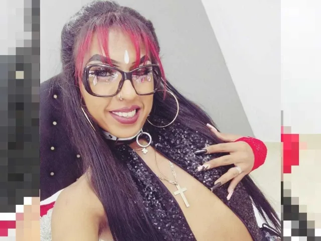Camgirl MartinaRoyal en live webcam amateur