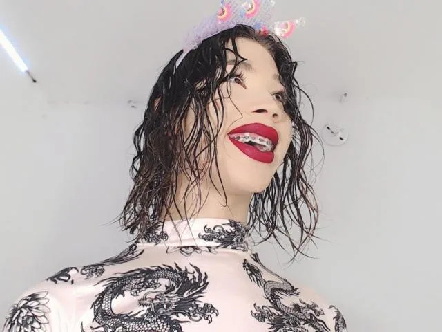 Camgirl CherilynDoll en live webcam amateur