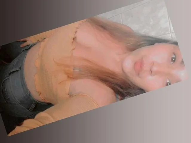 Camgirl Alesaya en live webcam amateur