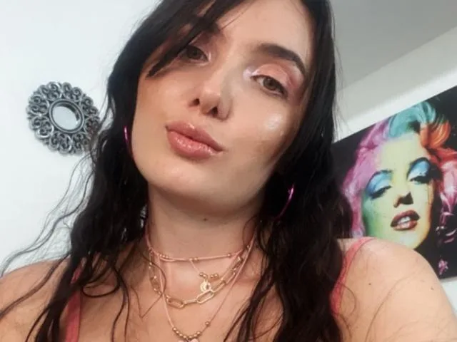 Camgirl ElleXStrawberry en live webcam amateur sur Mustvideos