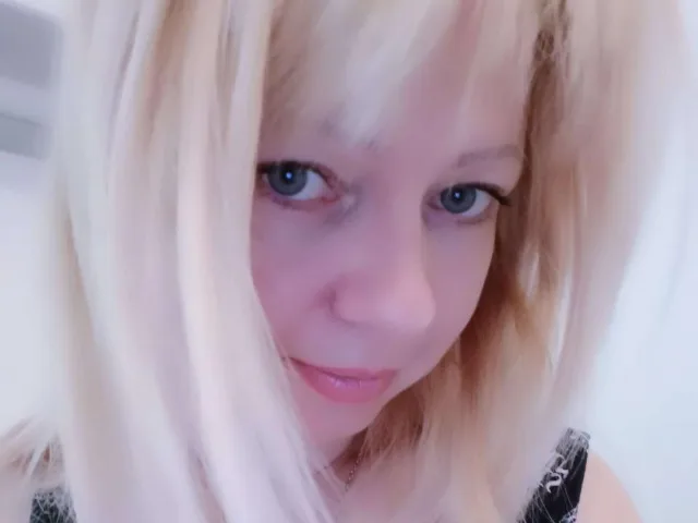 Camgirl AnnaApril en live webcam amateur