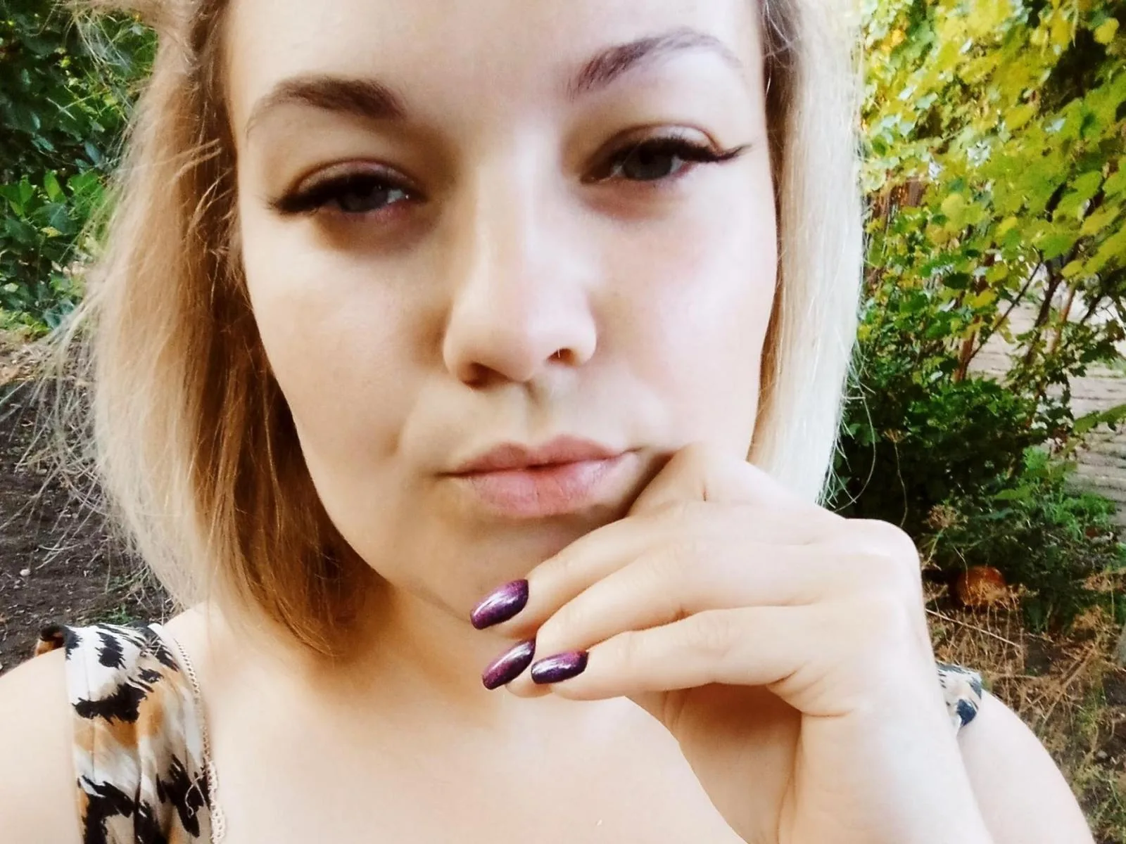 Camgirl AdrianaWonder en live webcam amateur