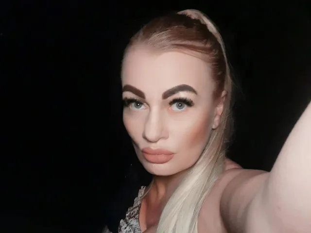 Camgirl BritaLily en live webcam amateur