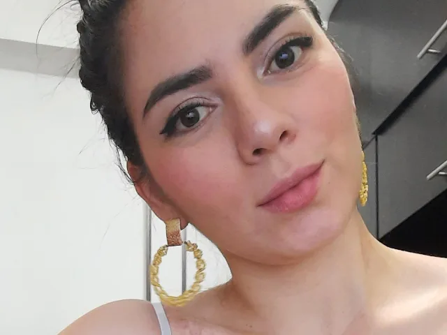 Camgirl AdaraLi en live webcam amateur