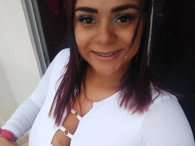 Camgirl Dannye69 en live webcam amateur
