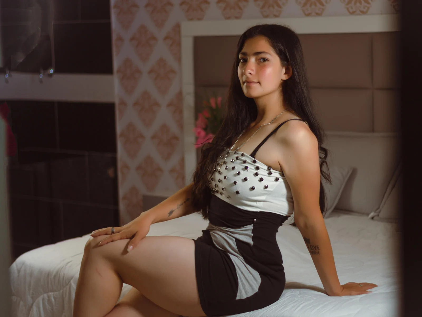 Camgirl PaulinDavis en live webcam amateur sur Mustvideos