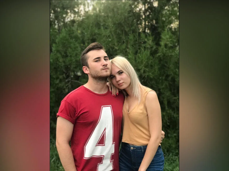 Camgirl DesssireCouple en live webcam amateur sur Mustvideos