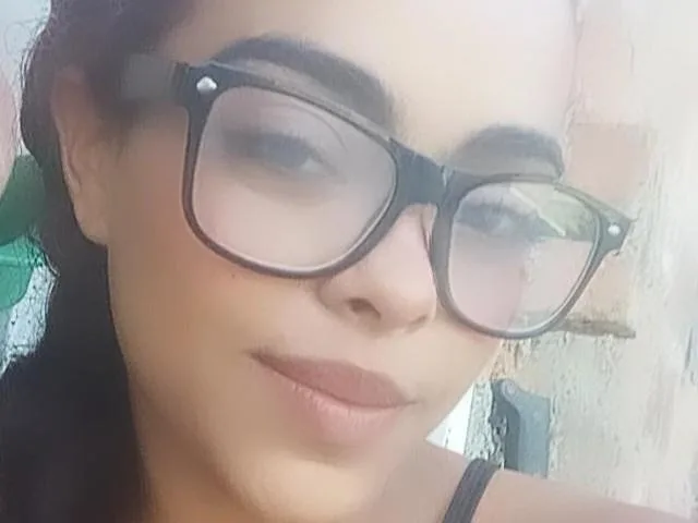 Camgirl FeetyGirl en live webcam amateur