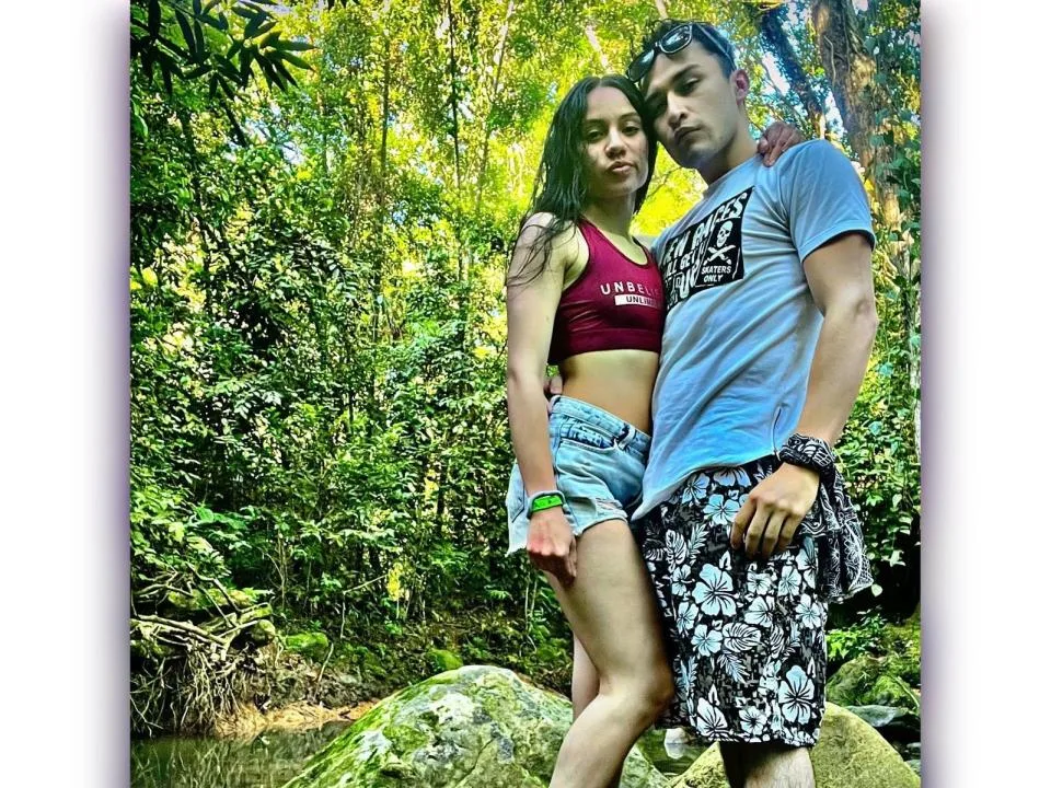 Camgirl LianaRon en live webcam amateur sur Mustvideos
