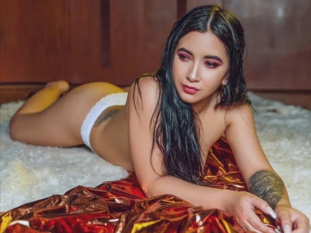 Camgirl LauraCamis en live webcam amateur