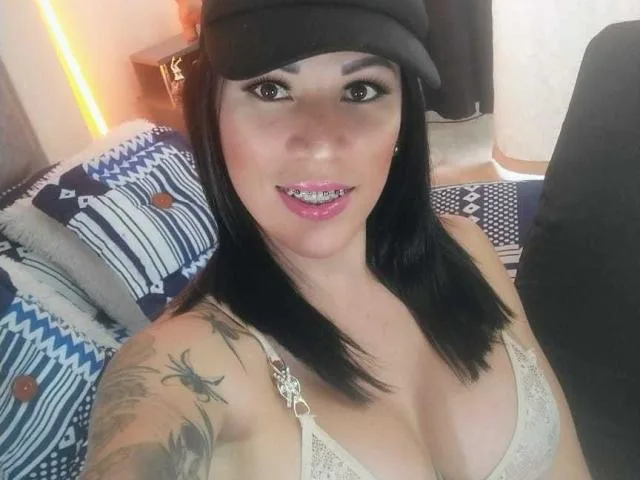 Camgirl SexyCaandydoll en live webcam amateur