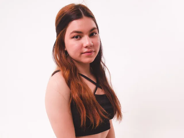 Camgirl GigiMalik en live webcam amateur