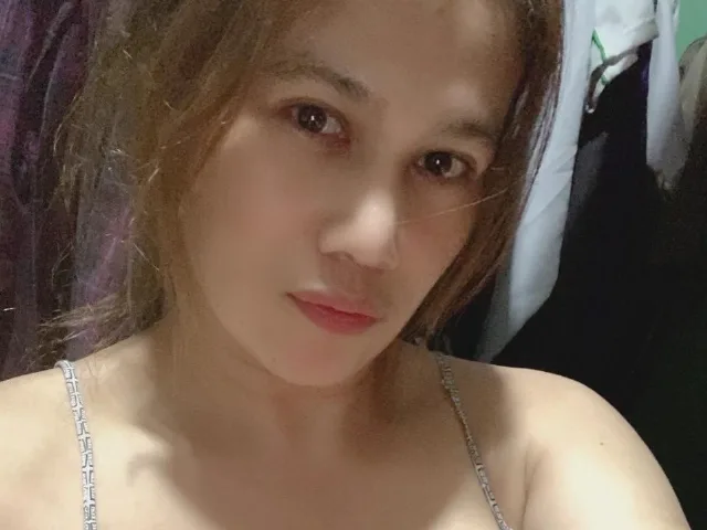 Camgirl HottyFrancine en live webcam amateur
