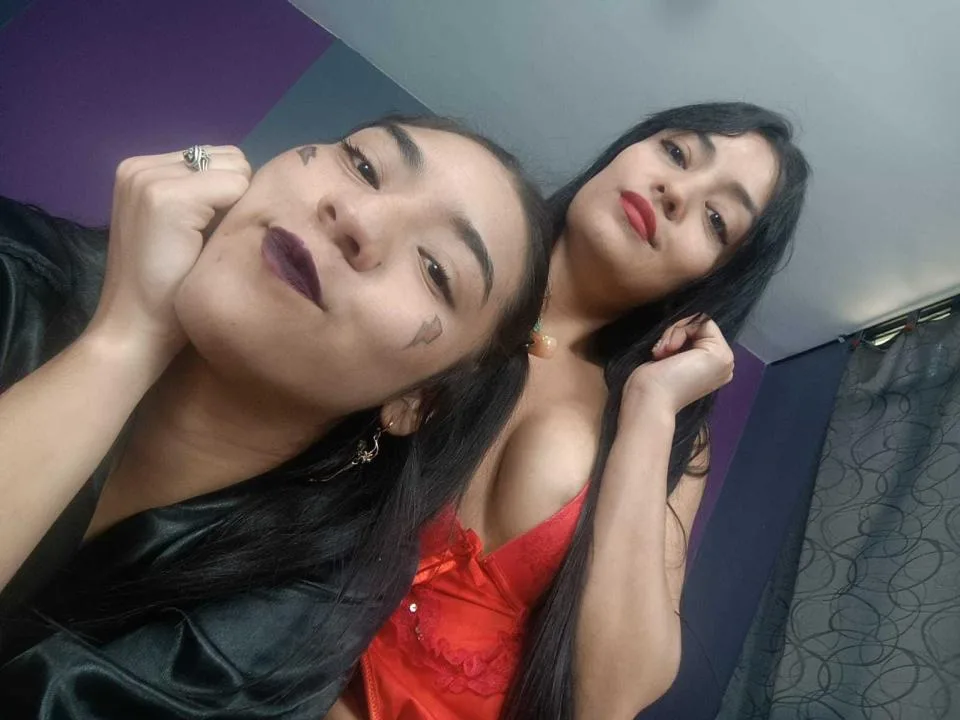 Camgirl JuliaAndAllie en live webcam amateur