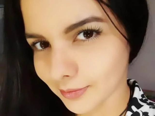 Camgirl KarllaHot en live webcam amateur sur Mustvideos