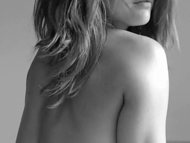 Camgirl LilouLove en live webcam amateur sur Mustvideos