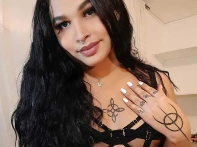 Camgirl DestinySweetty en live webcam amateur