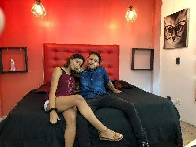 Camgirl EroticFireAndYoung en live webcam amateur