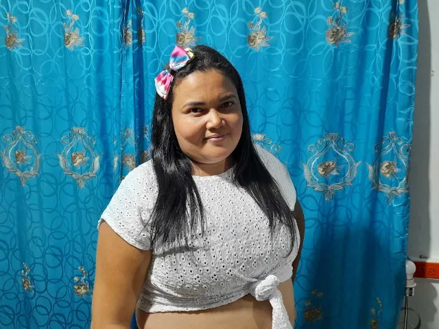 Camgirl MilenaHotPussy69 en live webcam amateur