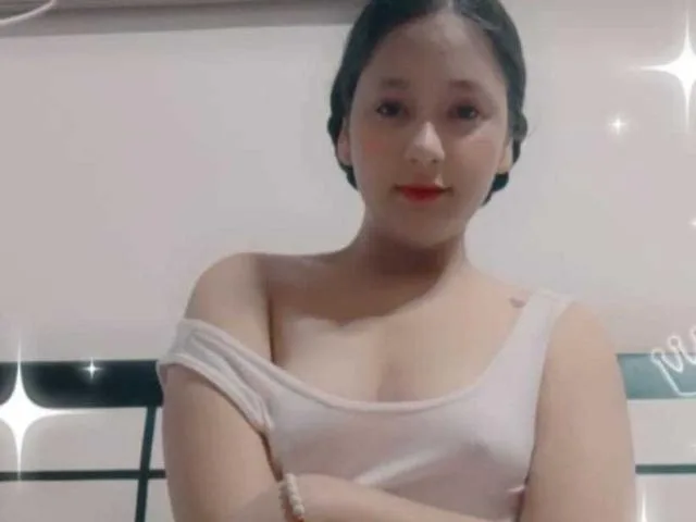 Camgirl AlexaSexShow en live webcam amateur