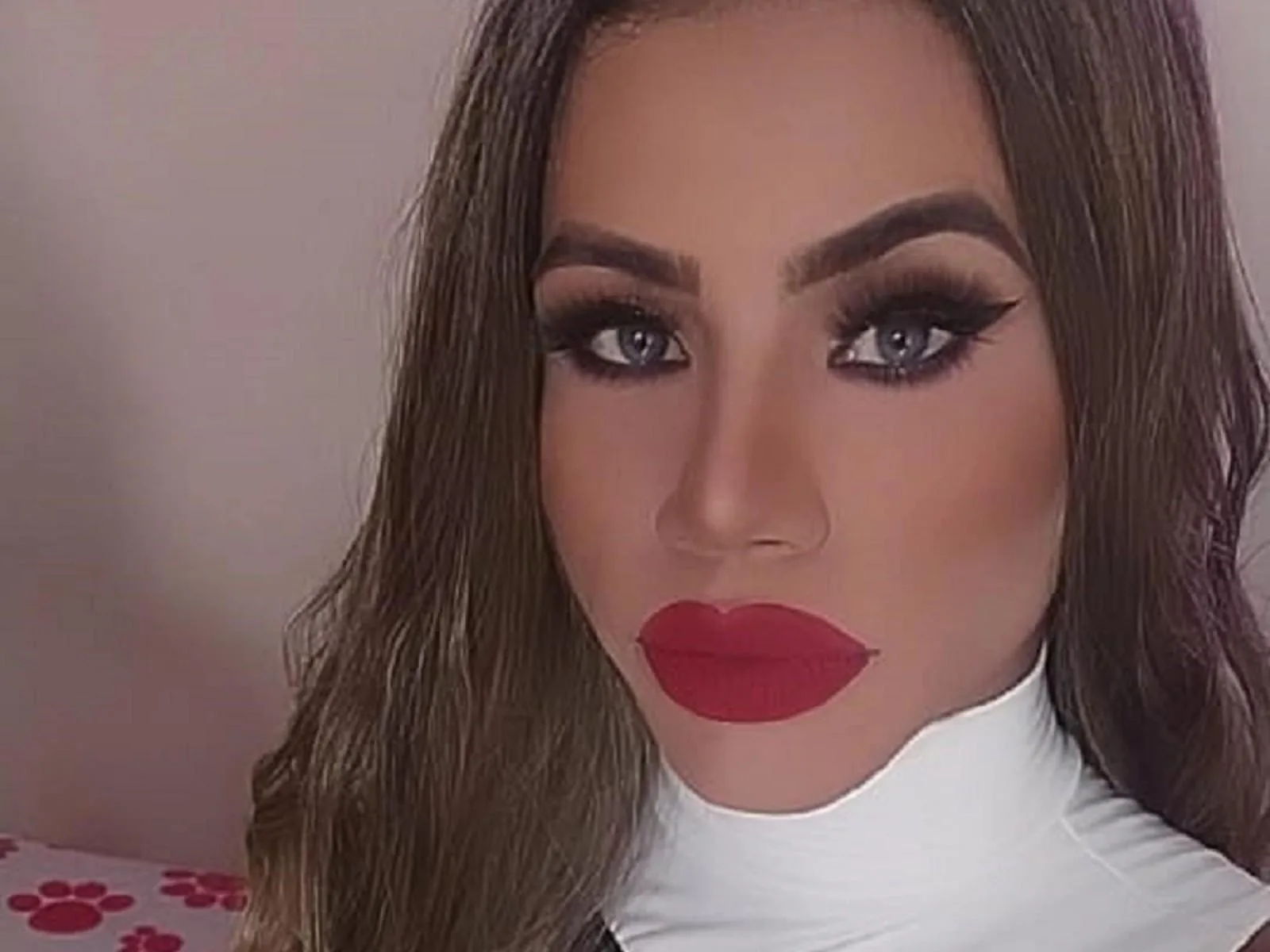 Camgirl IvannaFontaine en live webcam amateur sur Mustvideos