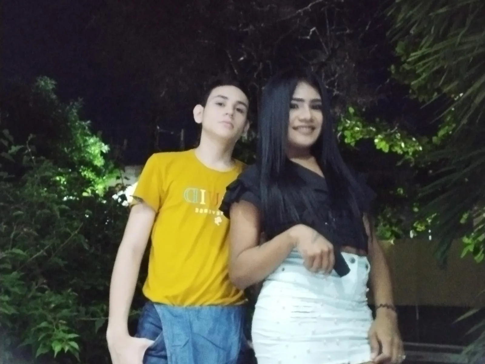 Camgirl AntonellaAndKerwin en live webcam amateur sur Mustvideos