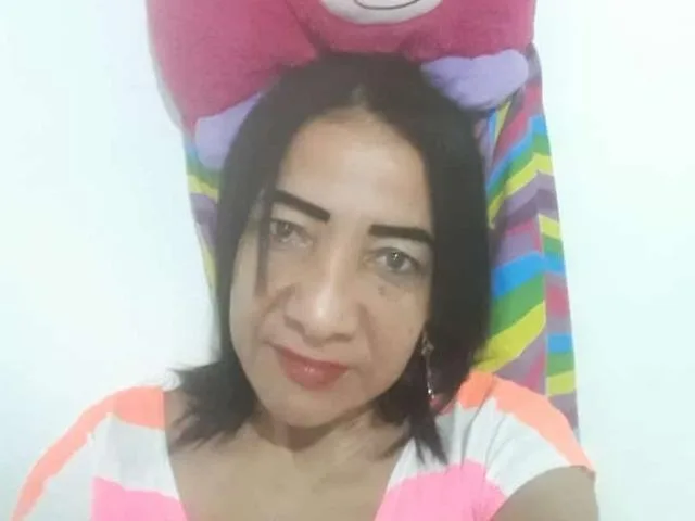 Camgirl PerlaErotique en live webcam amateur