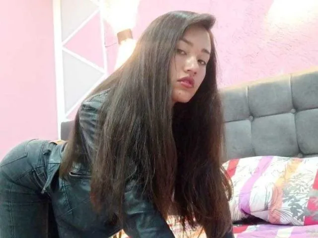 Camgirl HadeMuller en live webcam amateur sur Mustvideos