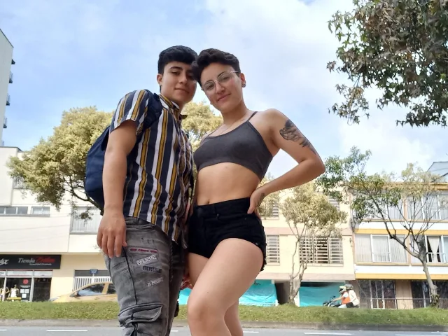 Camgirl NahiaAndJere en live webcam amateur