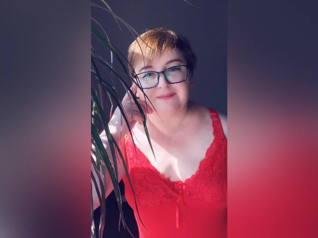 Camgirl LimonkaFire en live webcam amateur